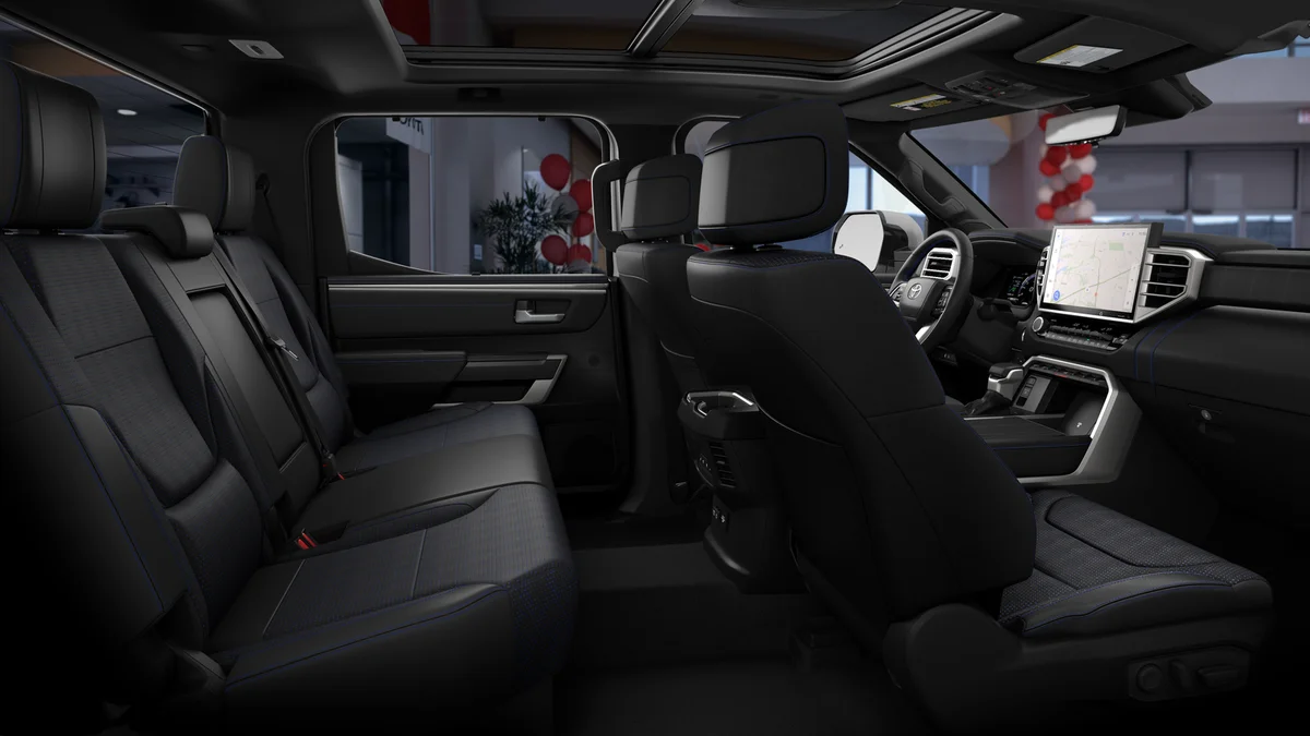 2025 Toyota Tundra Platinum - Photo 29