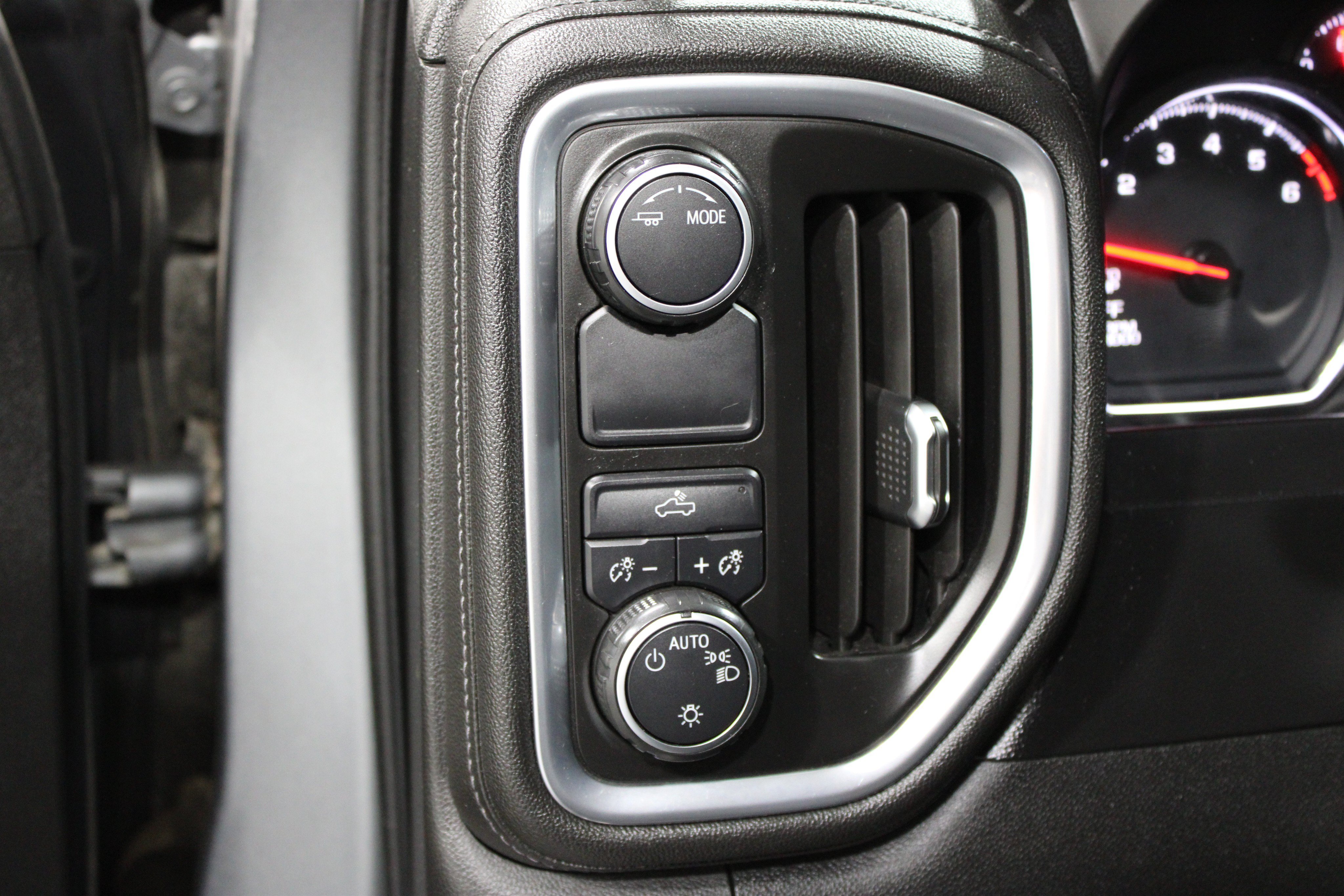 Used 2020 Satin Steel Metallic Chevrolet LT image 7