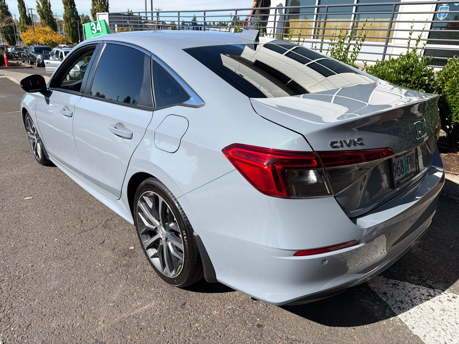 Used 2024 Sonic Gray Pearl Honda Touring image 6
