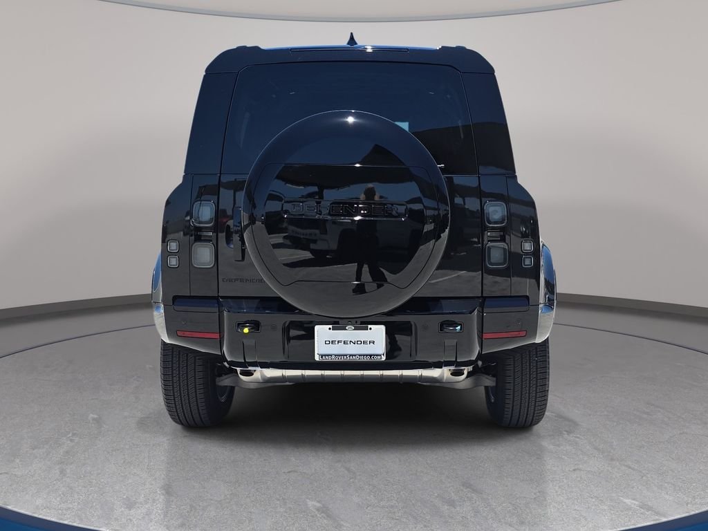 New 2026 Santorini Black Land Rover X-Dynamic SE image 6
