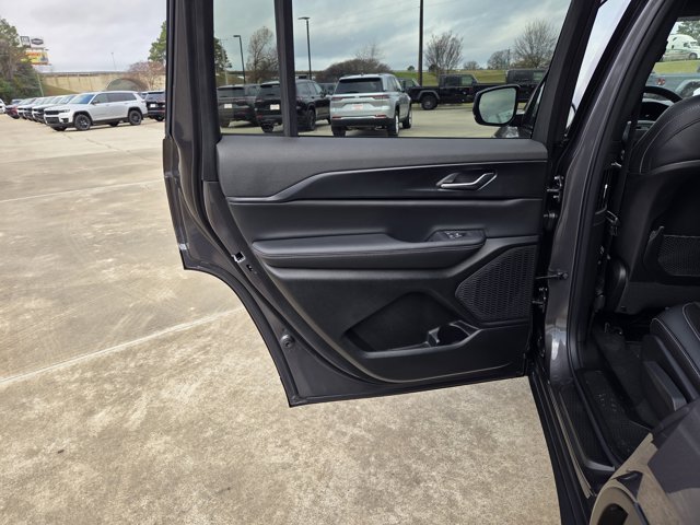 New 2025 Baltic Gray Metallic Clear-Coat Exterior Paint Jeep Altitude X image 27