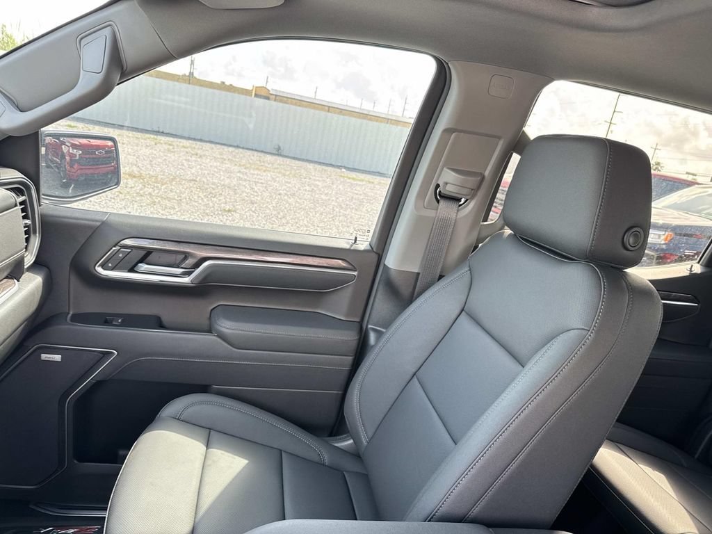 2026 Chevrolet Silverado 1500 LTZ - Photo 17