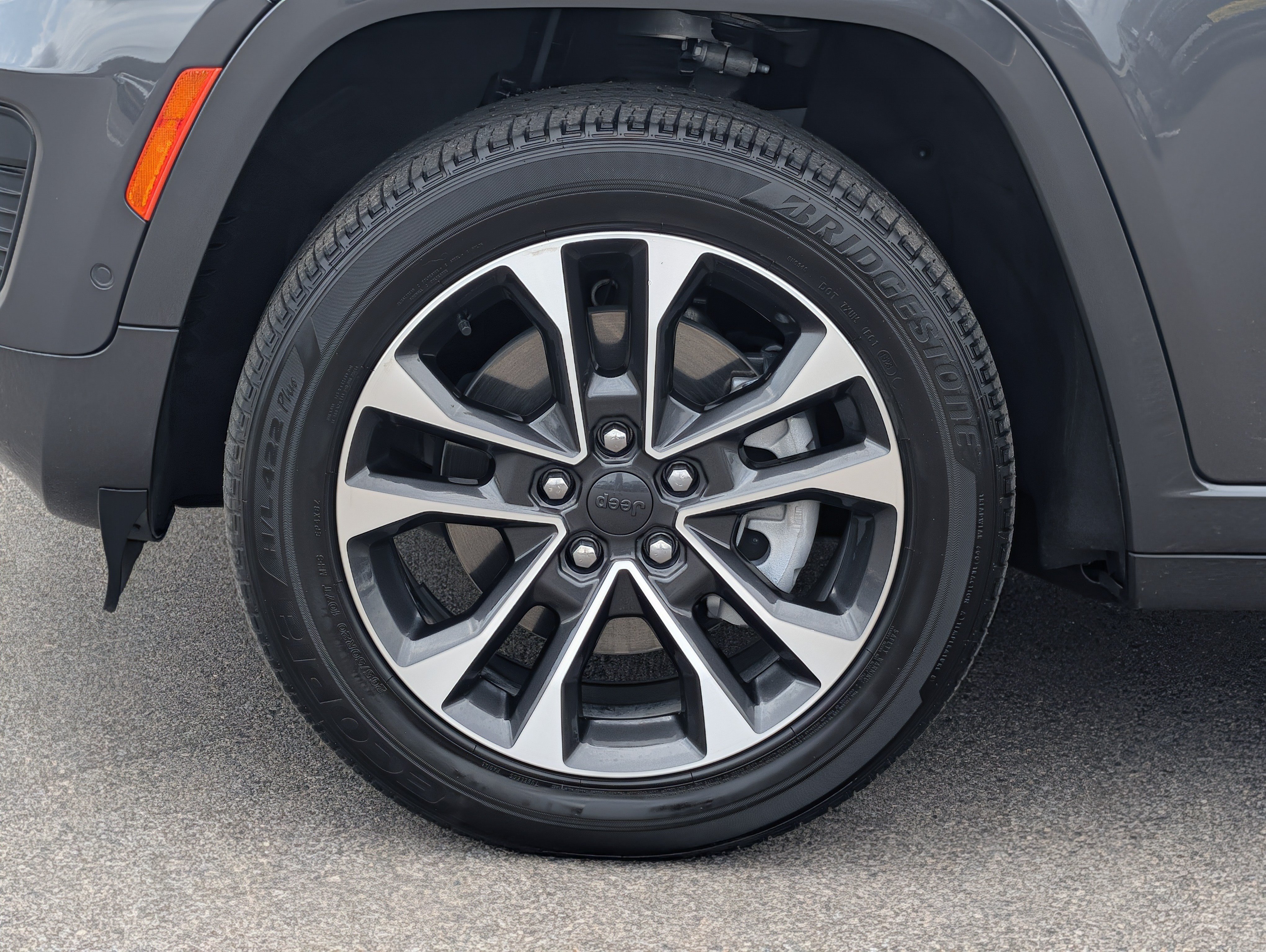 Used 2023 Baltic Gray Metallic Clearcoat Jeep Overland image 15