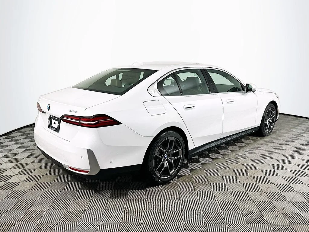 Used 2026 White Metallic BMW 530i xDrive image 5