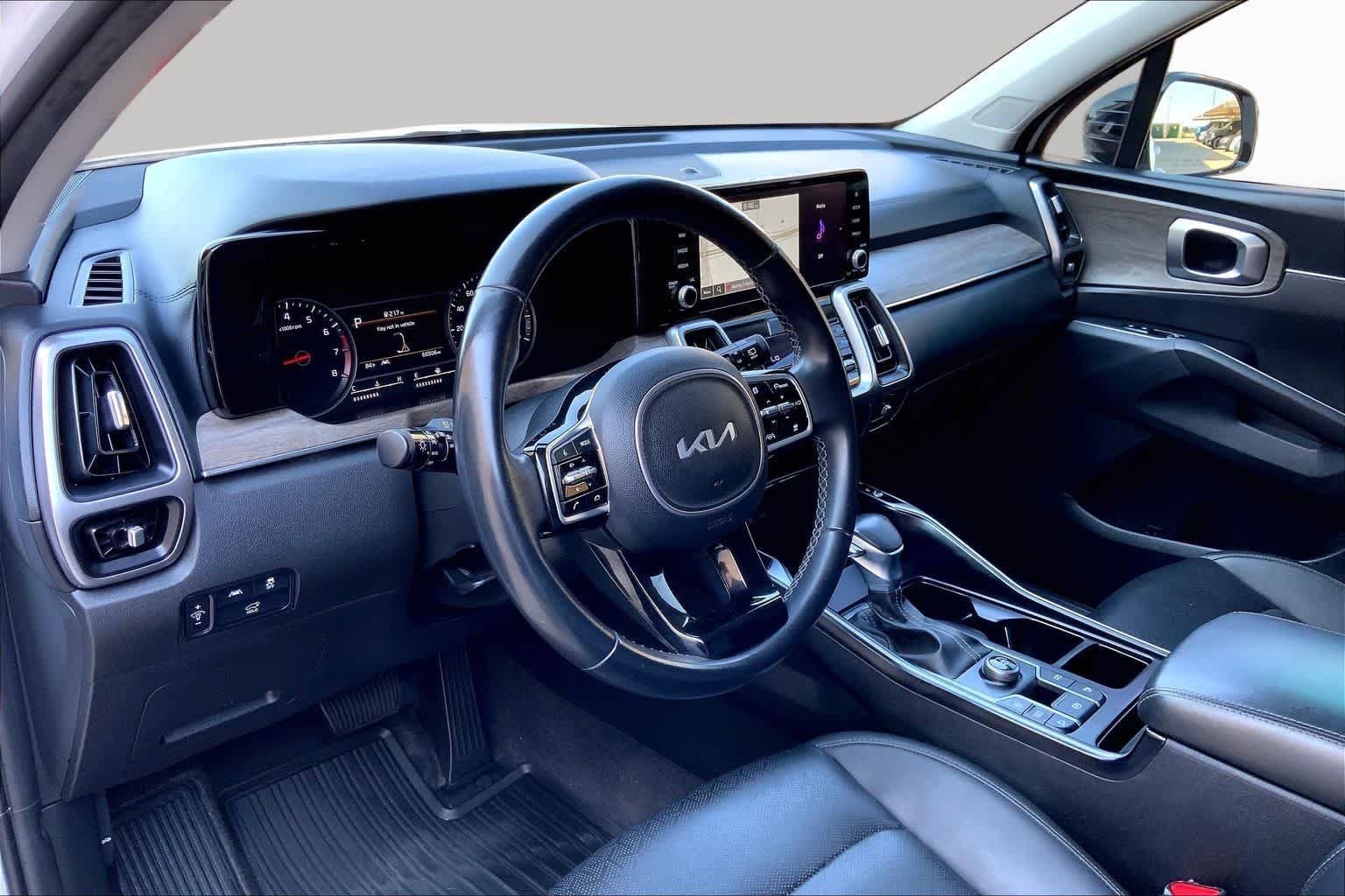 Used 2023 Glacial White Pearl Kia EX image 18