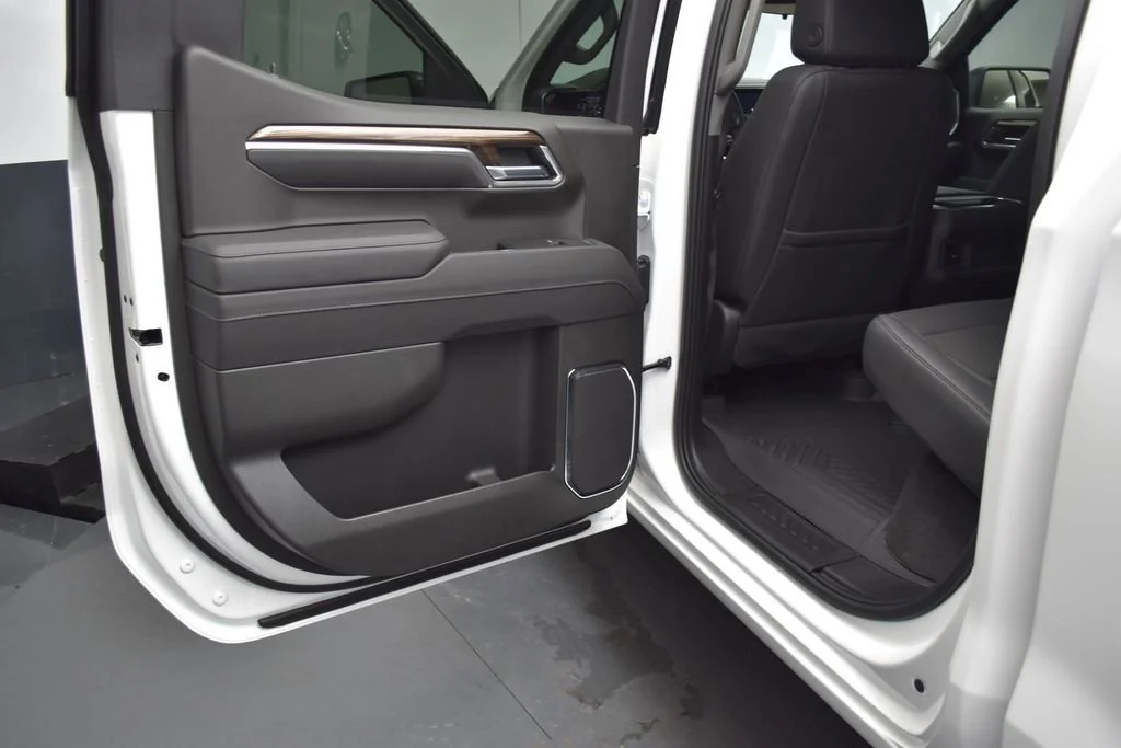 New 2026 Summit White Chevrolet LT Trail Boss image 19