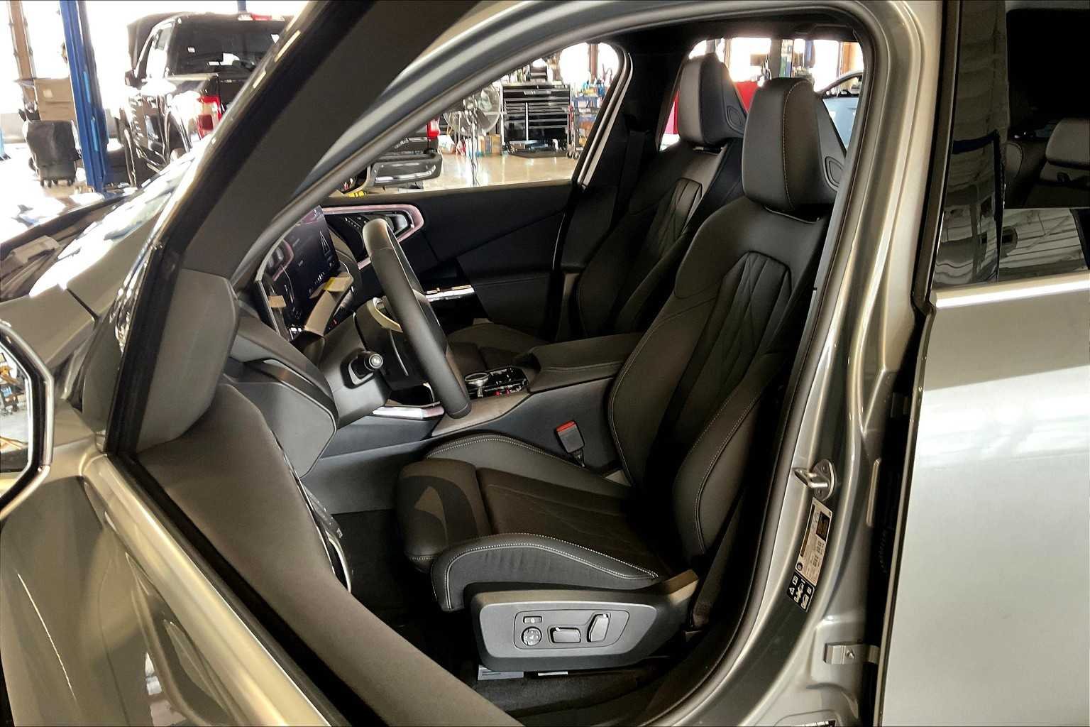 2026 BMW X3 30 - Photo 9