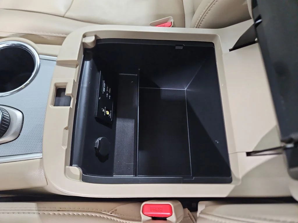 Used 2018 Green Nissan SL image 26