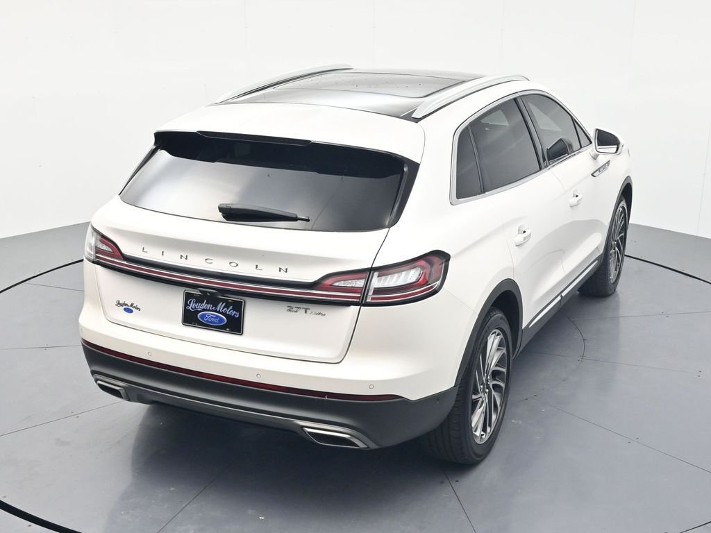 Used 2019 White Platinum Clearcoat Metallic Lincoln Reserve image 39