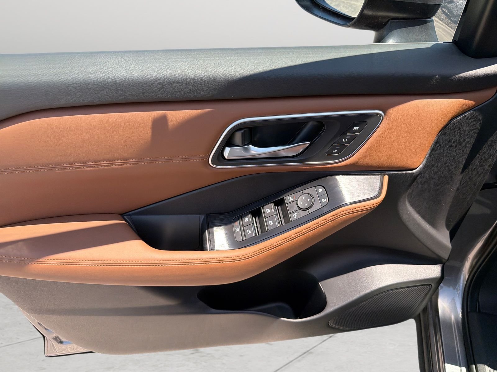 New 2026 Gray Nissan Platinum image 25