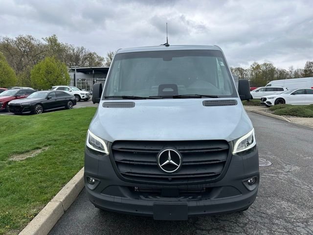 New 2026 High-tech silver metallic Mercedes-Benz Cargo 144 WB image 8