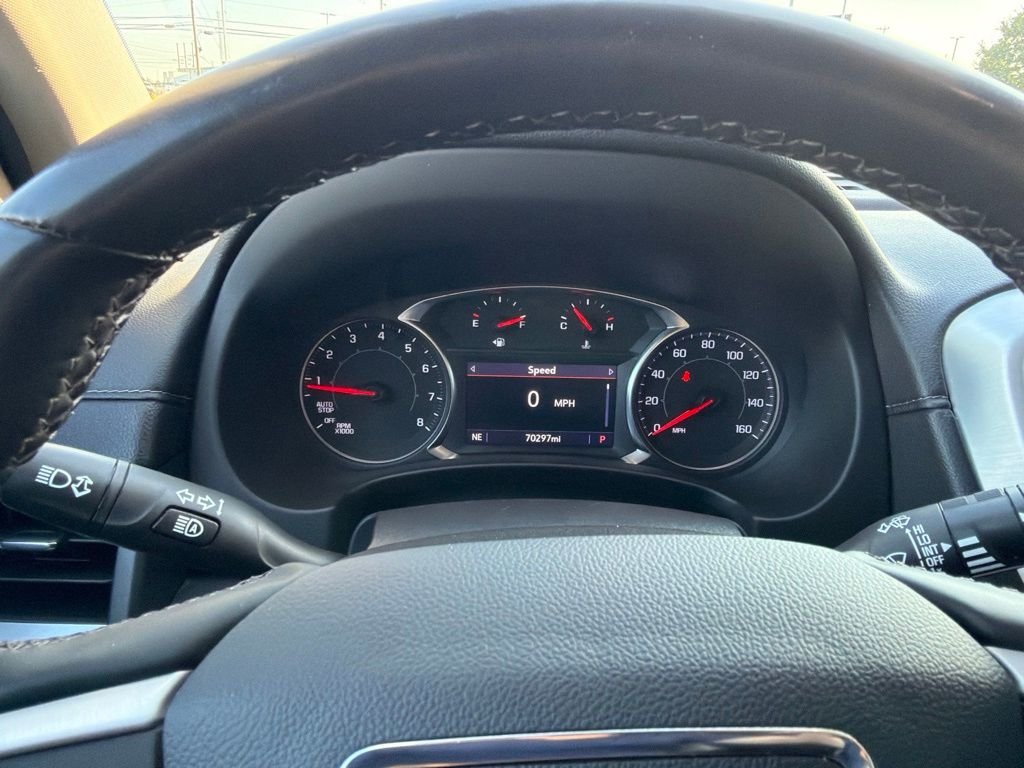 Used 2023 White GMC SLT image 19
