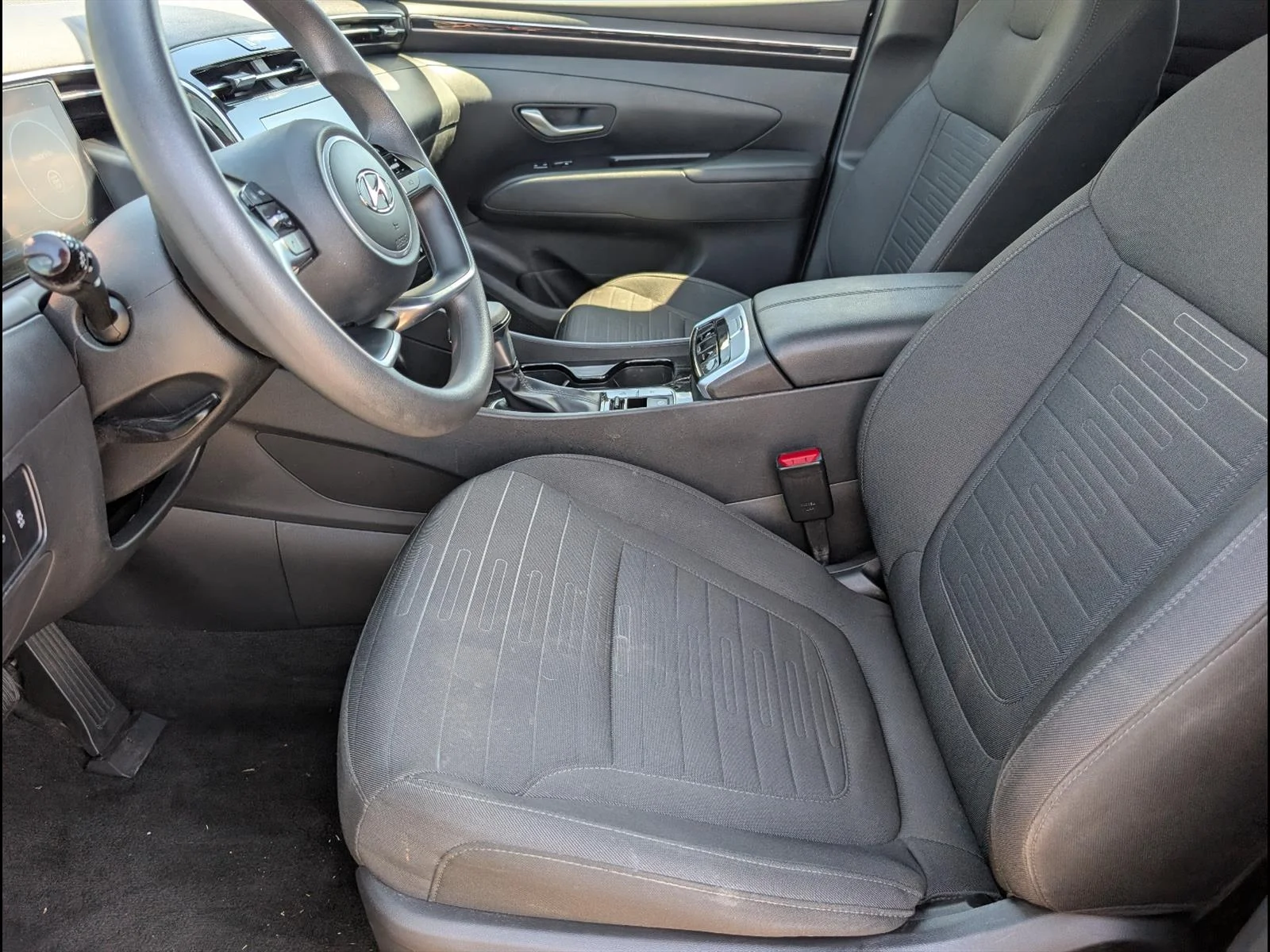 Used 2022 Black Hyundai SEL image 9