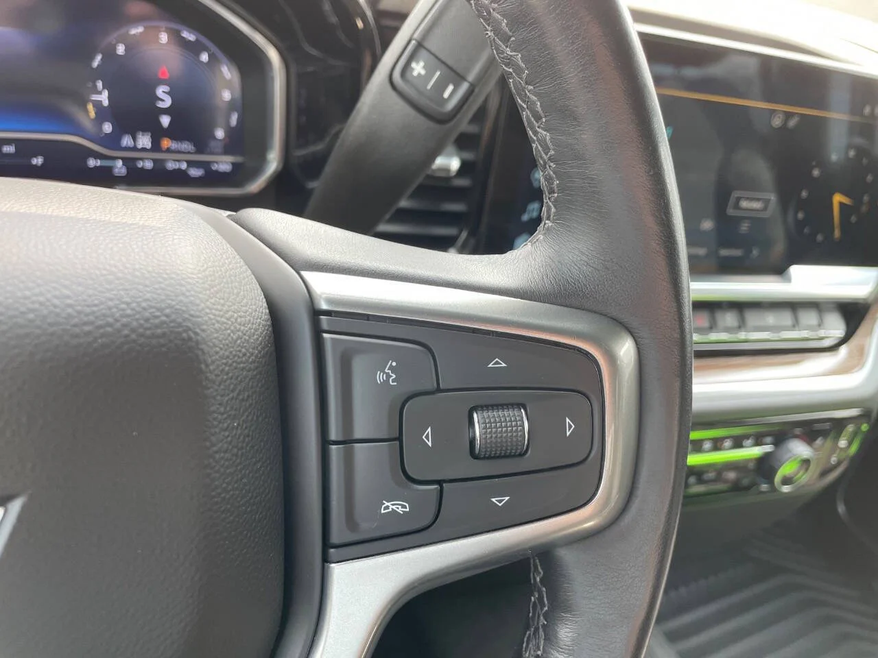 2022 Chevrolet Silverado 1500 LT - Photo 15