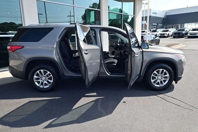 Used 2018 Gray Chevrolet LT image 31