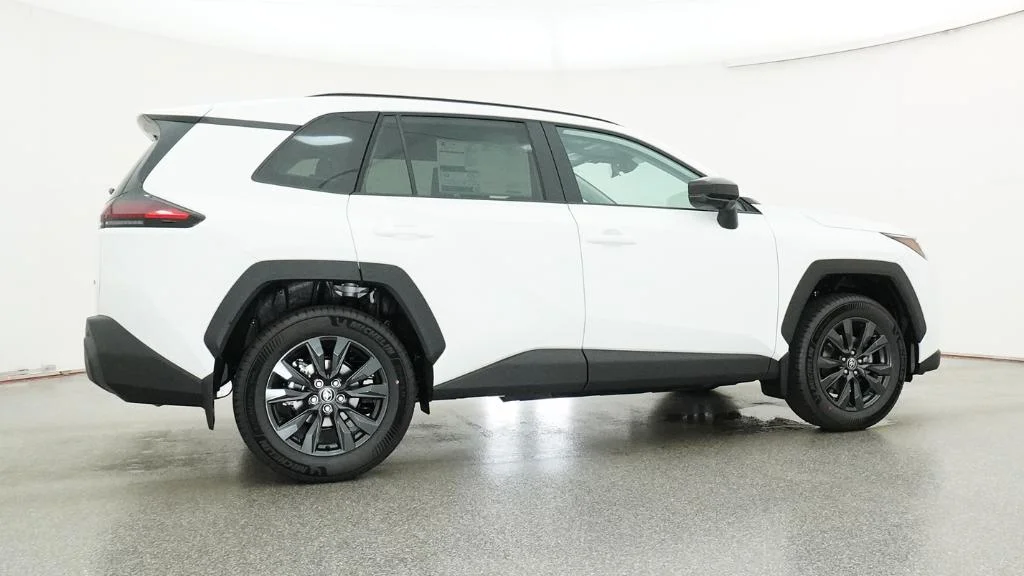 New 2026 Ice Cap Toyota XLE Premium image 21
