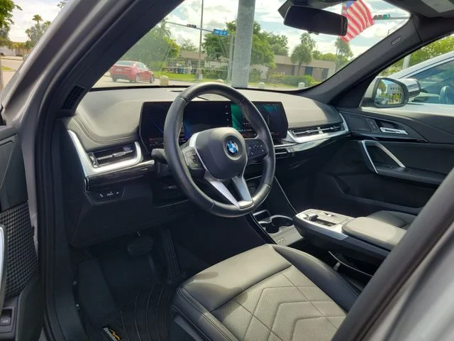 Used 2025 Silver BMW xDrive28i image 29