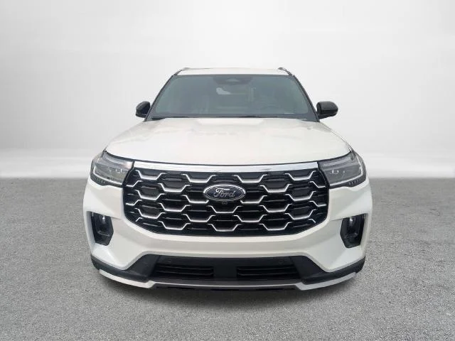 New 2026 Star White Metallic Tri-Coat Ford Platinum™ image 43
