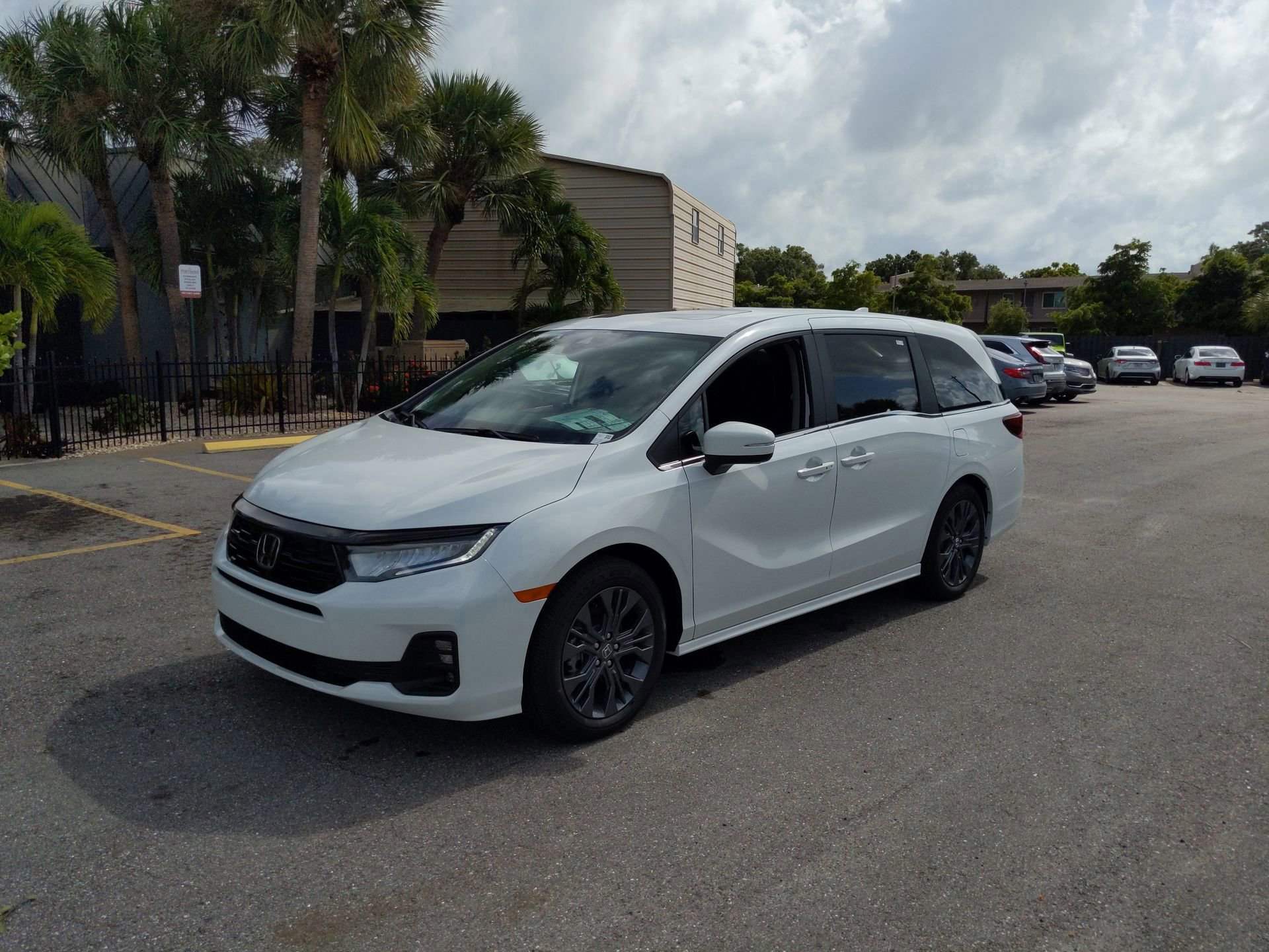 New 2026 Platinum White Pearl Honda Touring image 10
