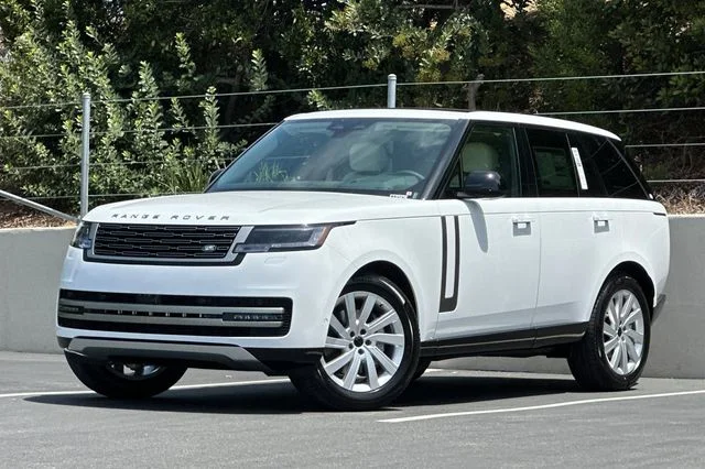 New 2026 Ostuni Pearl White Land Rover SE image 1