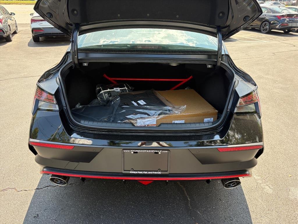 New 2026 Abyss Black Pearl Hyundai Base image 29