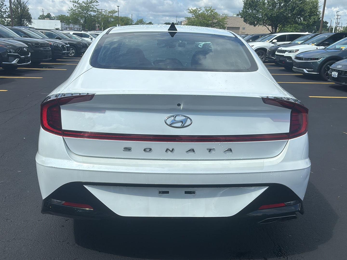 Used 2021 Quartz White Hyundai SEL image 6