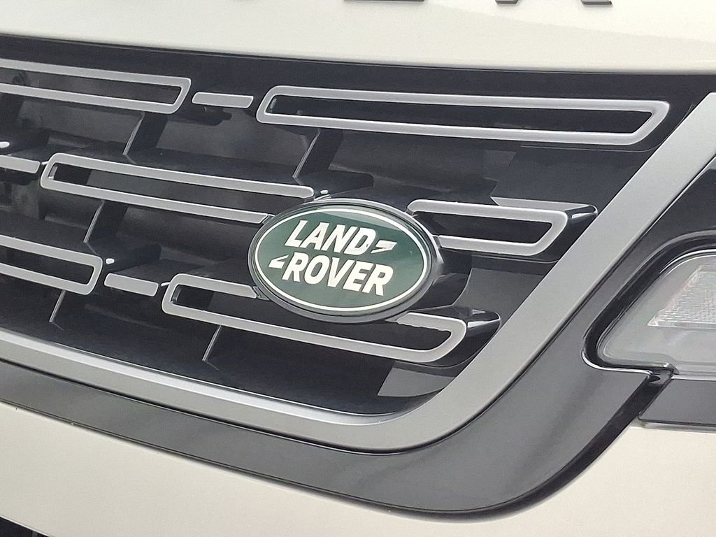 New 2026 Seoul Pearl Silver Land Rover S image 22