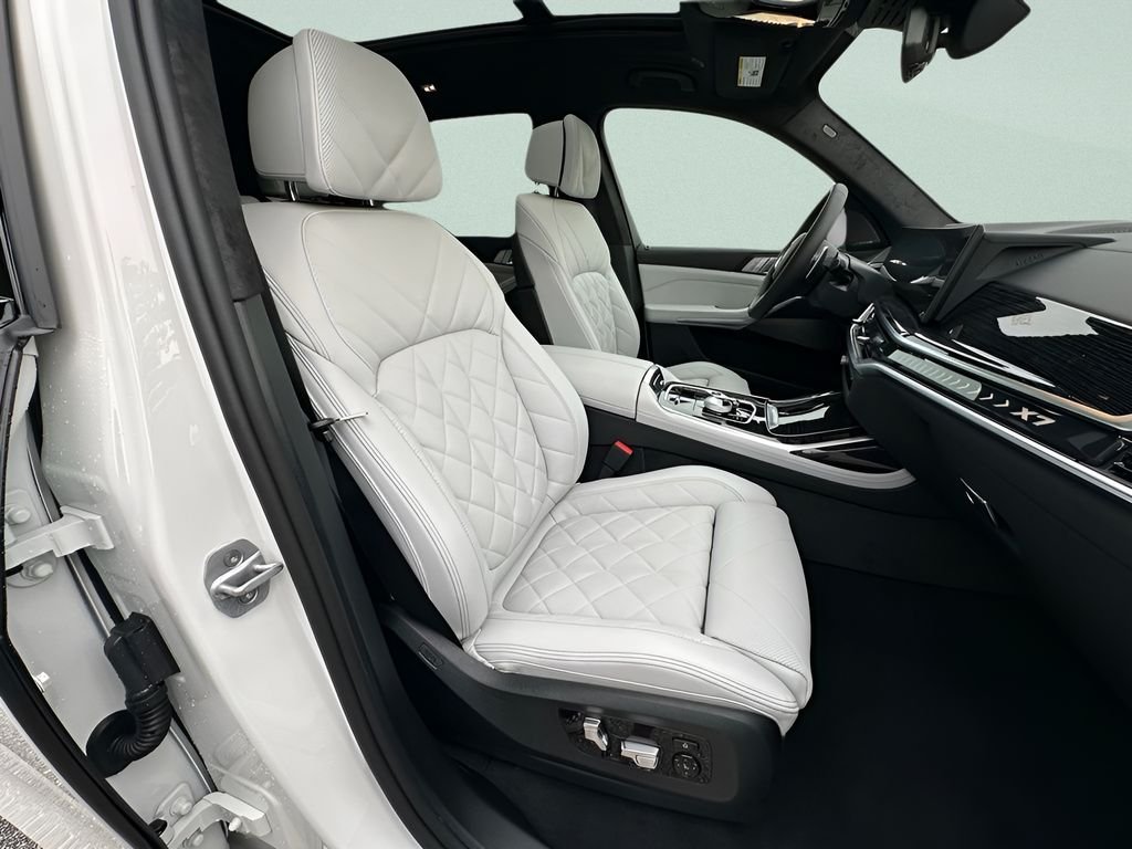 New 2027 Mineral White Metallic BMW xDrive40i image 24