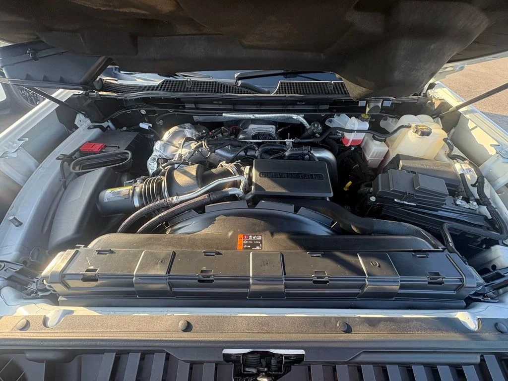 Used 2024 White Chevrolet ZR2 image 31