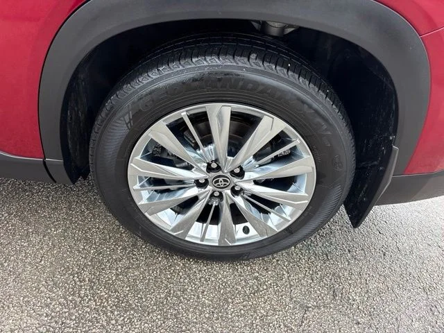 Used 2024 Red Toyota Platinum image 38