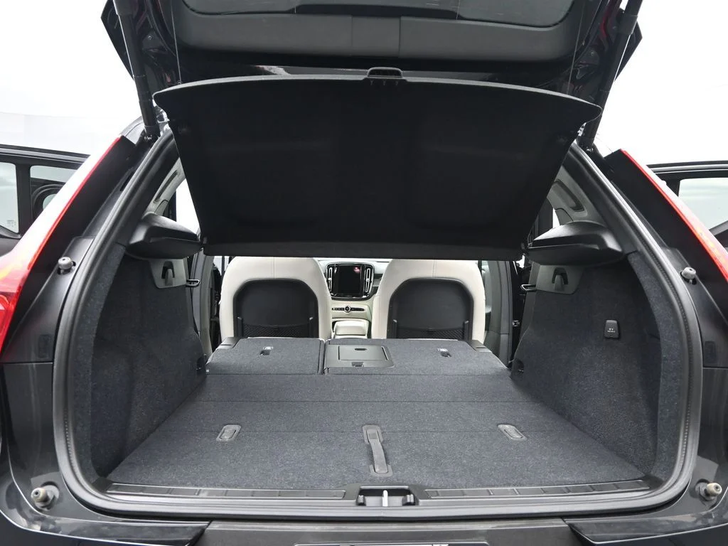 Certified Used 2025 Onyx Black Volvo Ultra image 17