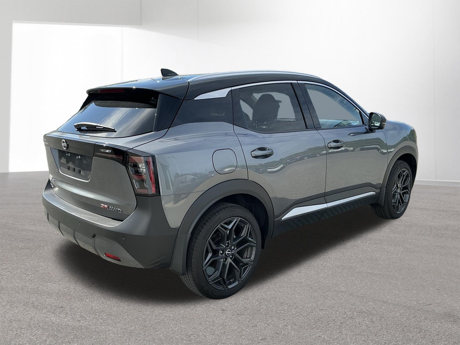 Used 2025 Gun Metallic/Super Black Nissan  image 3