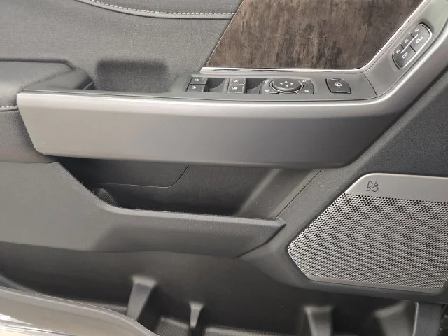New 2027 Carbonized Gray Metallic Ford F-350® Lariat® image 42