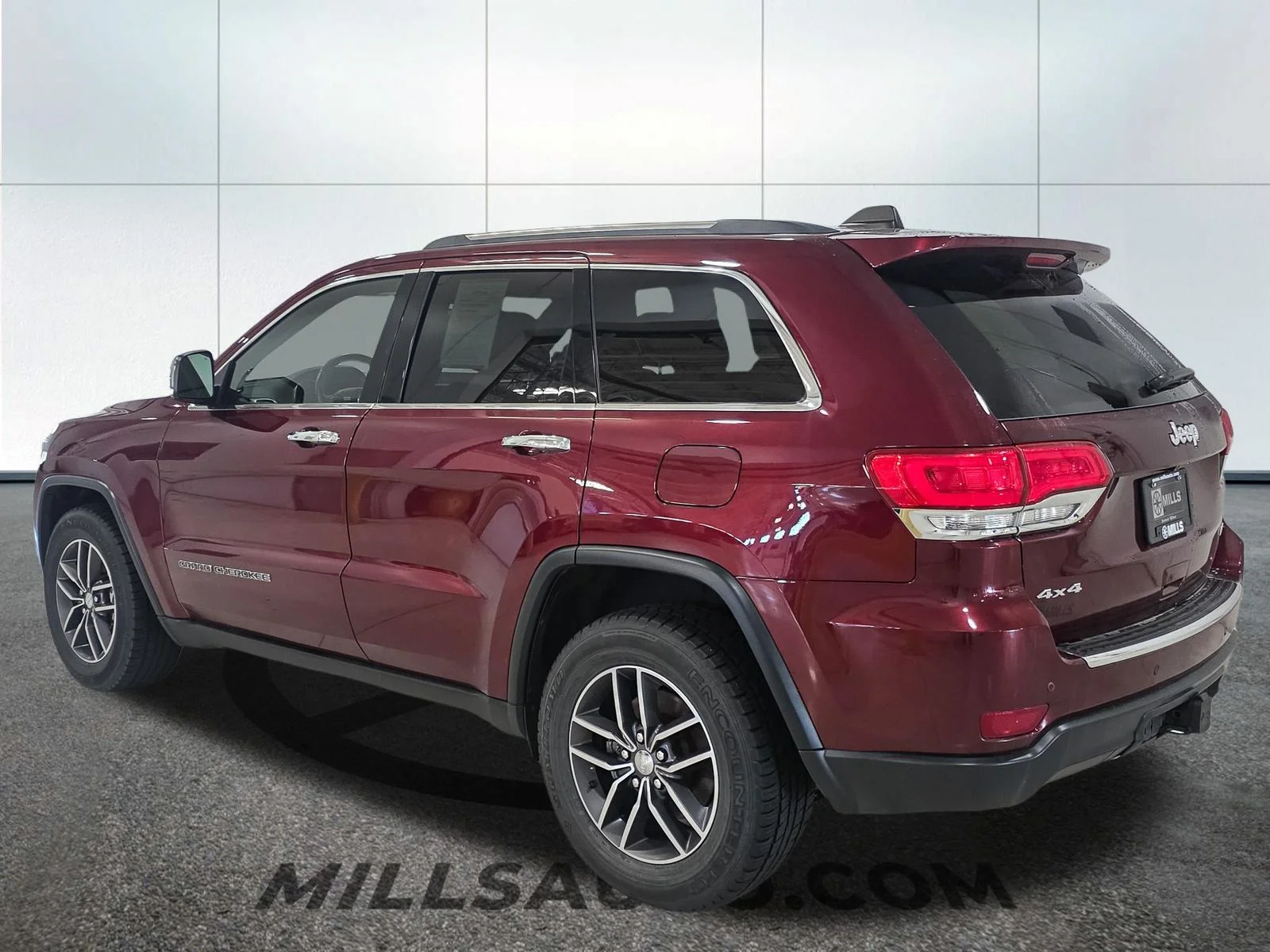Used 2018 Red Jeep Limited image 4