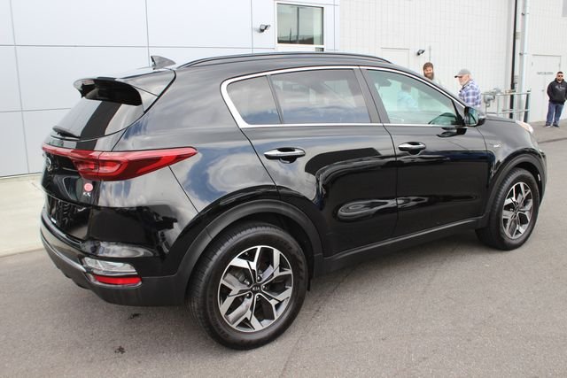 Used 2022 Red Kia EX image 29
