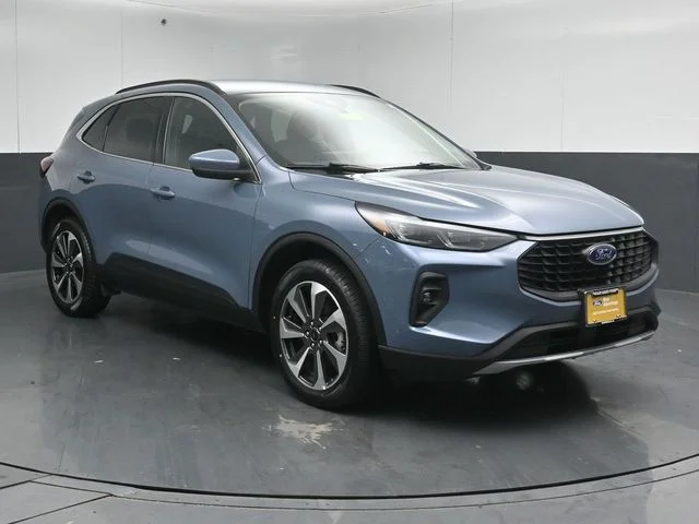 2025 Ford Escape Platinum AWD's photo