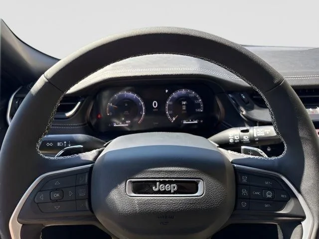 New 2026 Baltic Gray Metallic Clear-Coat Exterior Paint Jeep Limited Reserve image 21