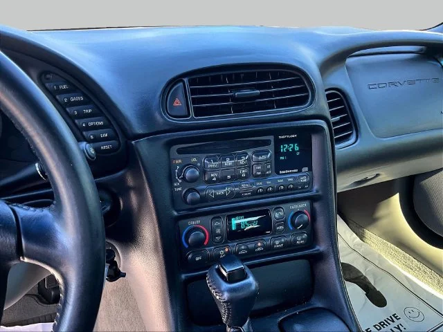 Used 2002 White Chevrolet Base image 12
