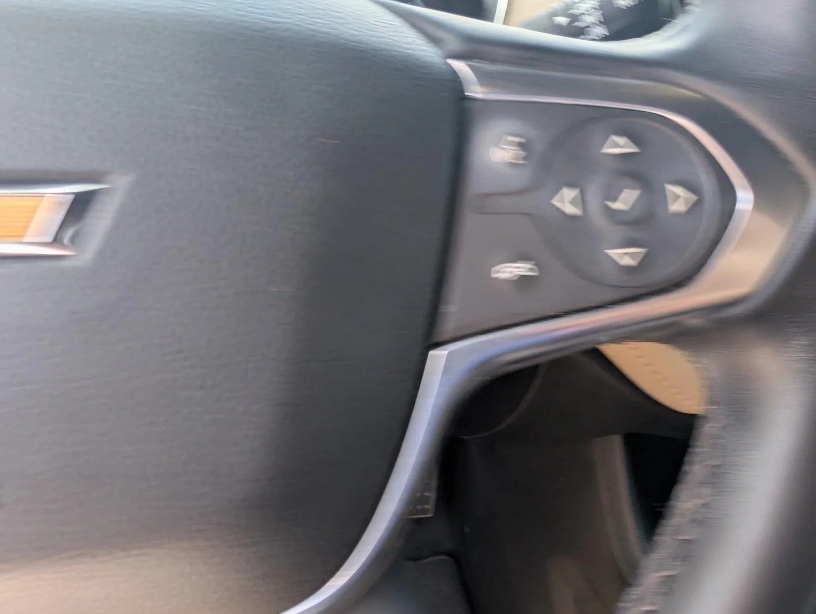 Used 2023 RADIANT RED TINTCOAT Chevrolet LT Cloth image 21