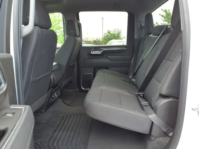 Used 2025 Summit White Chevrolet LT image 20