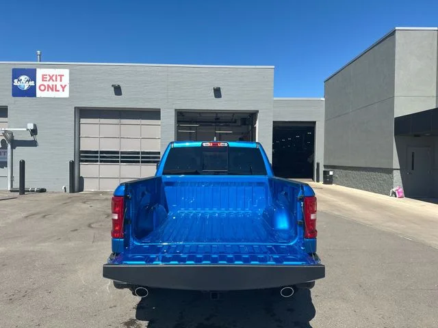 New 2026 Hydro Blue Pearl-Coat Exterior Paint RAM Big Horn/Lone Star image 24