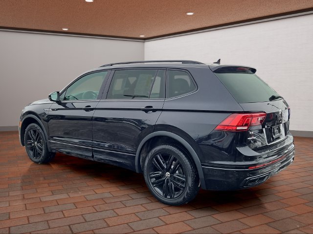 Used 2022 Deep Black Pearl Volkswagen 2.0T SE R-Line Black image 30