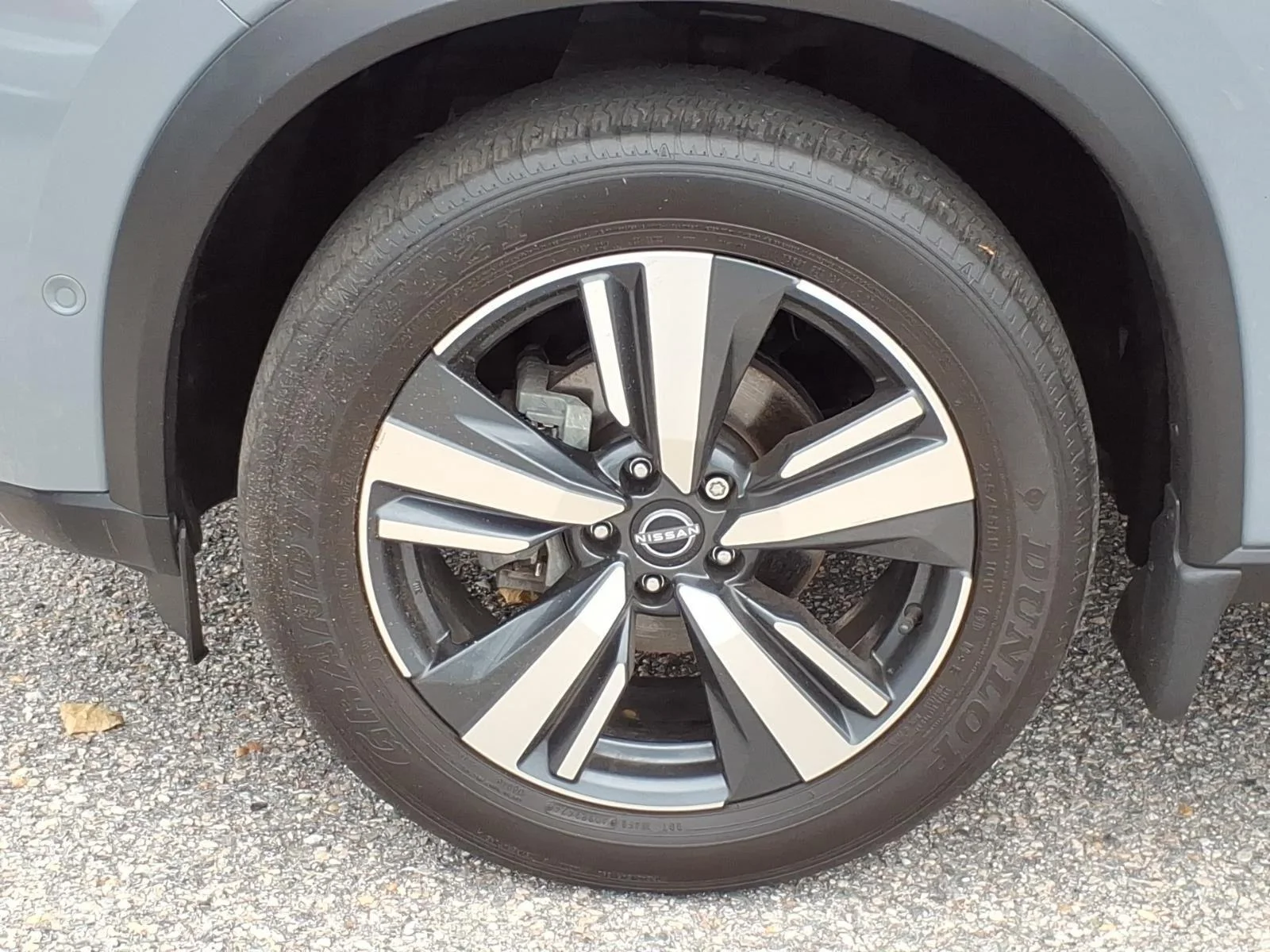 Used 2022 Boulder Gray Pearl/Super Black Nissan Platinum image 4