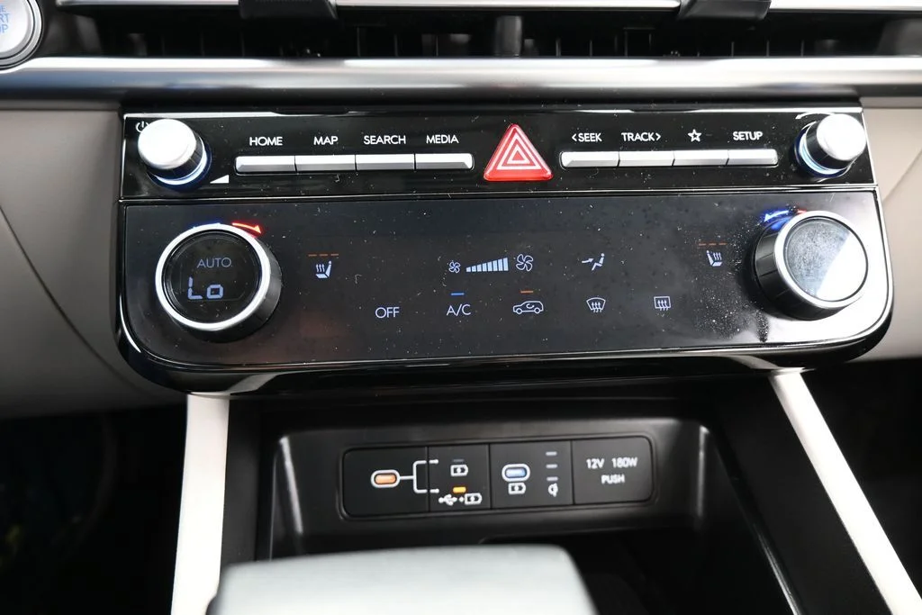 Used 2025 Ecotronic Gray Hyundai SEL Convenience image 26