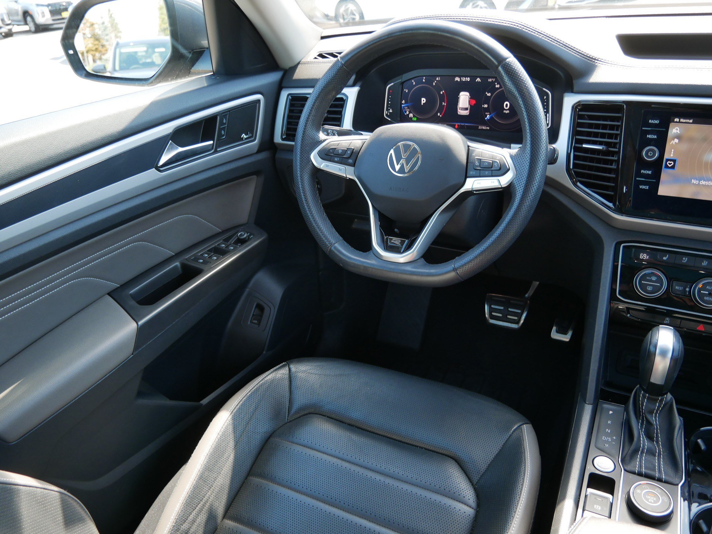 2023 Volkswagen Atlas SEL Premium R-Line - Photo 9