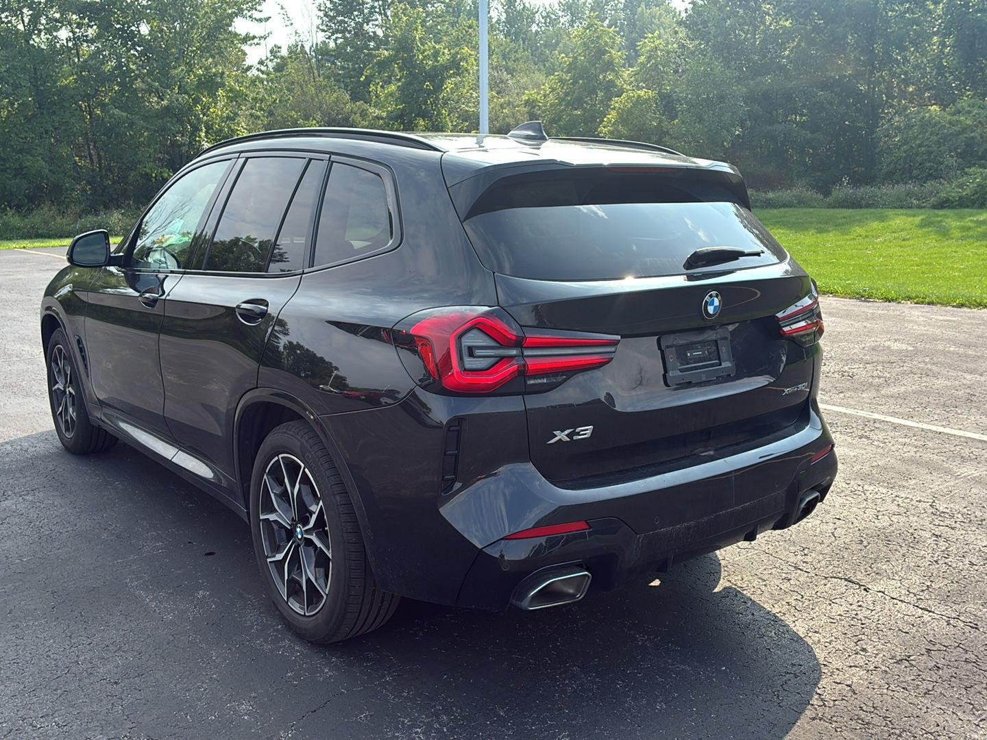 Used 2024 Black Sapphire Metallic BMW xDrive30i image 24