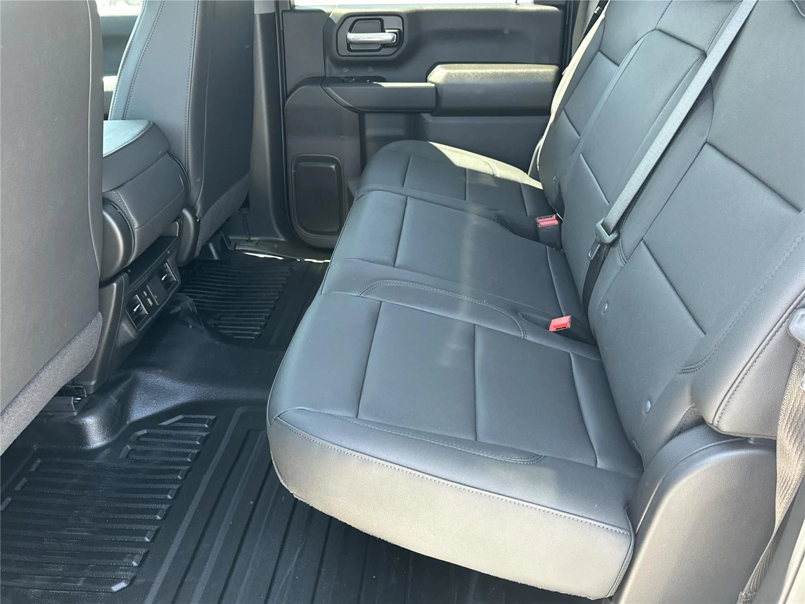 New 2025 Summit White GMC Pro image 19