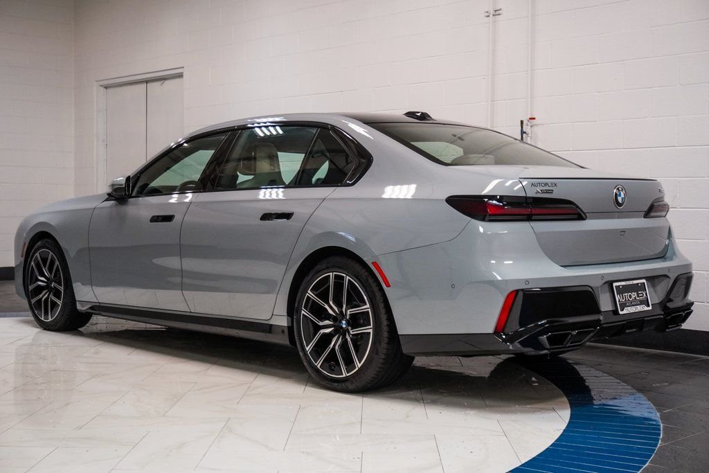 Used 2023 Gray BMW 760i xDrive image 40