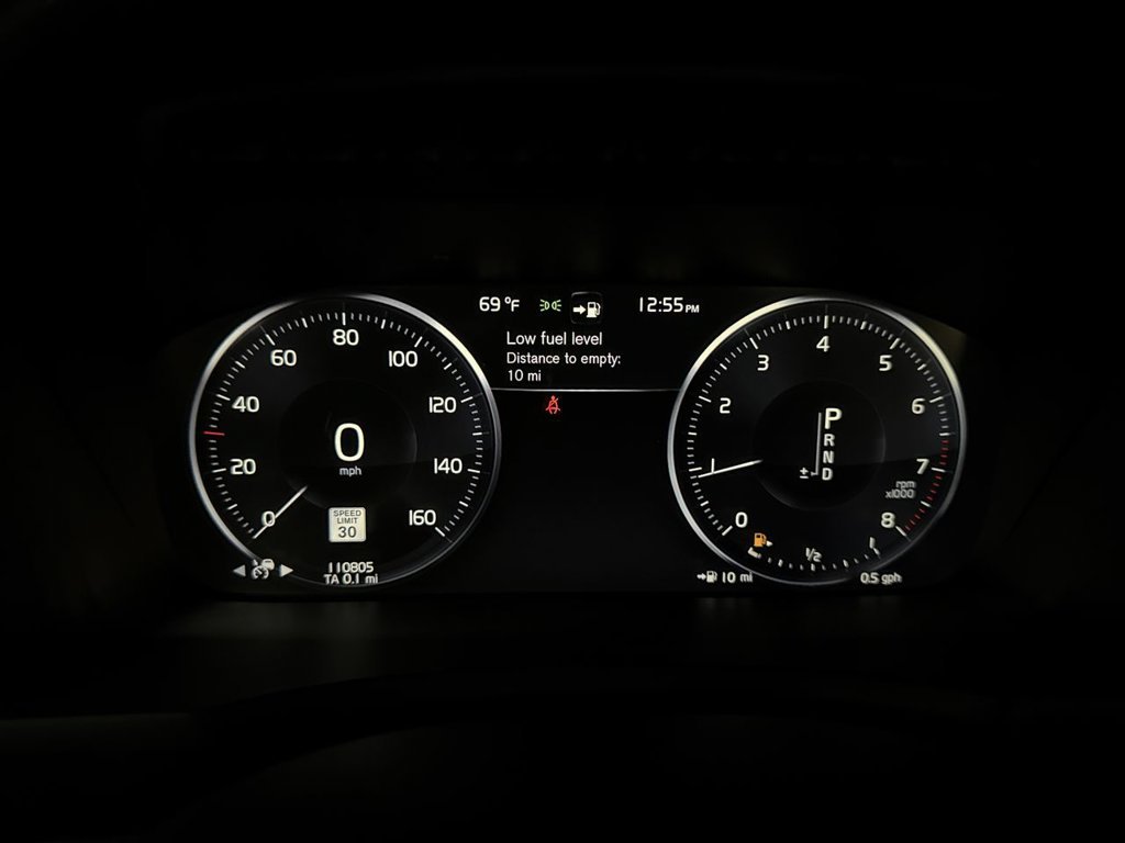 Used 2020 Gray Metallic Volvo T6 Momentum image 24