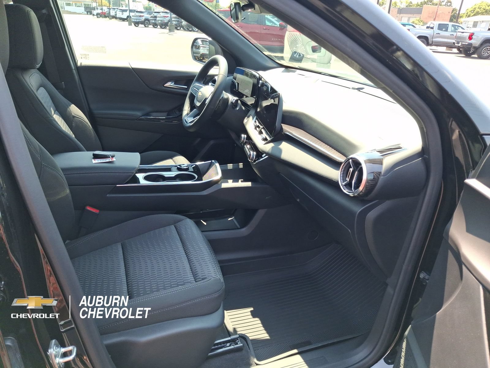2027 Chevrolet Equinox LT - Photo 21